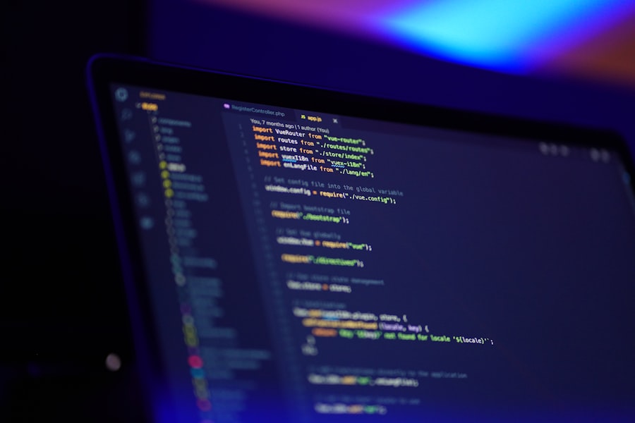 Quellcode auf einem dunklen Bildschirm